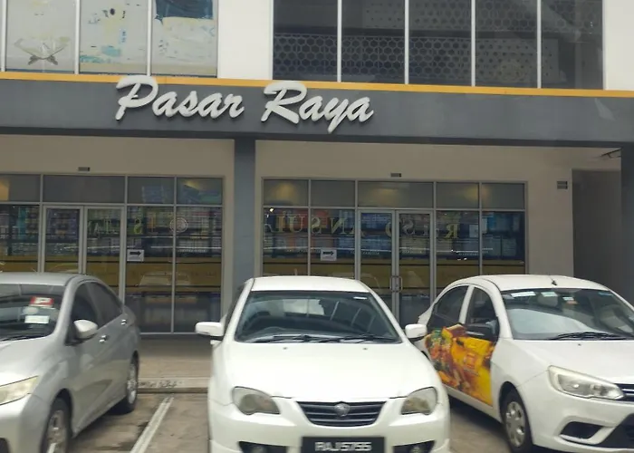 Cozy Luxe Condo In Southville City