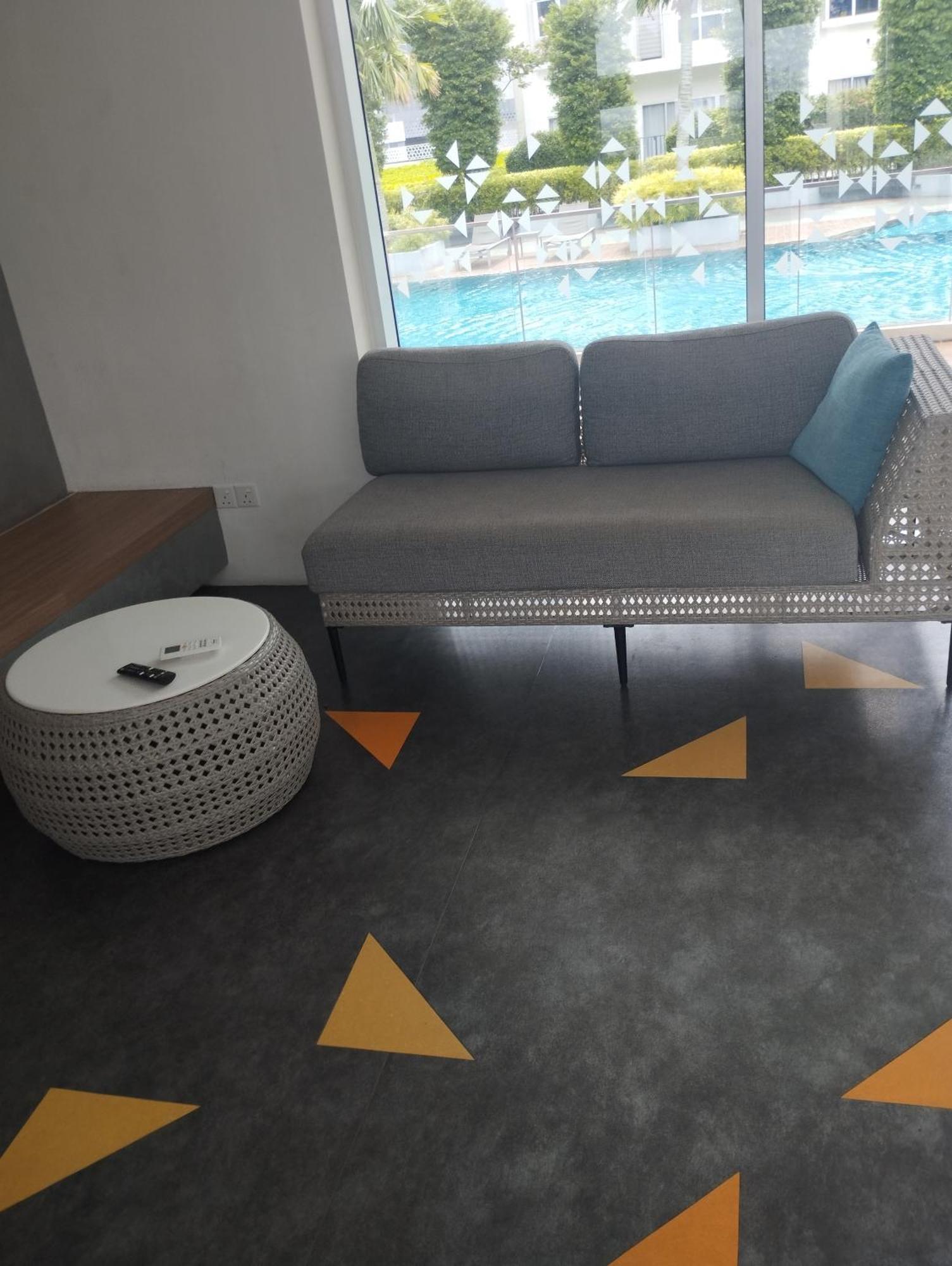 Cozy Luxe In Southville Apartment
