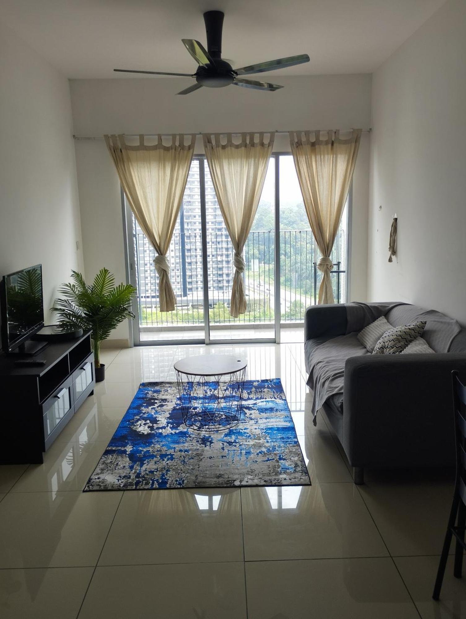 Cozy Luxe In Southville